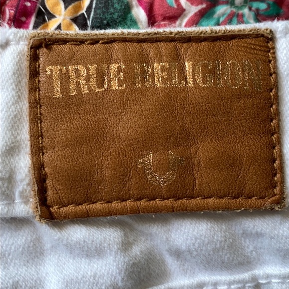 True Religion Keira Shorts White - Picture 5 of 6